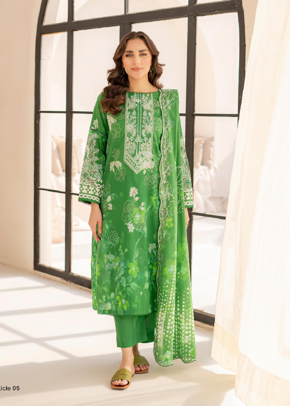 Rang E Haya Neck Embroidered Digital Printed Lawn '25 by Gulljee